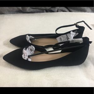 Black pointed flats